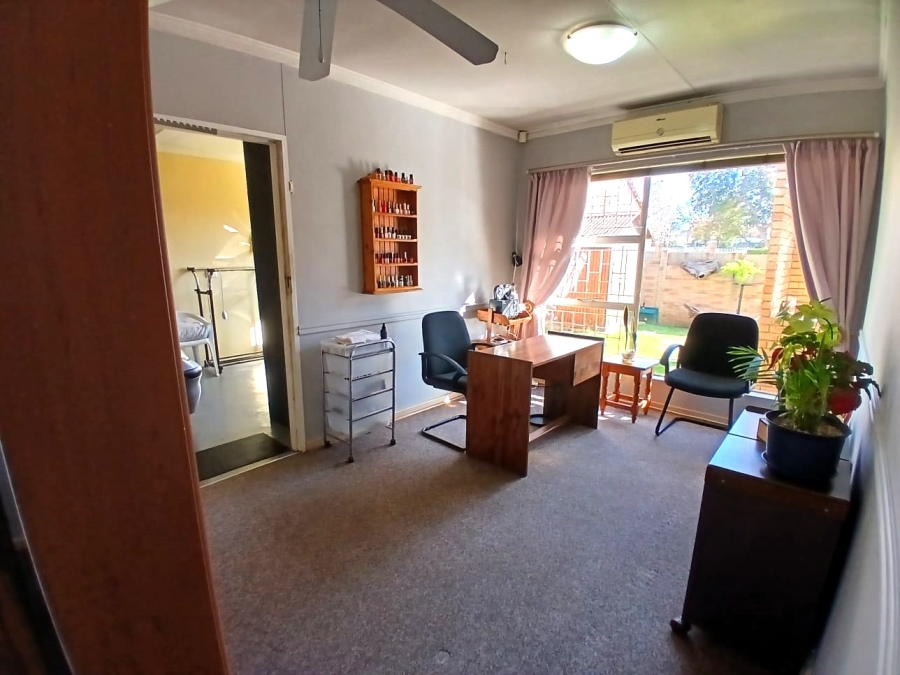 3 Bedroom Property for Sale in Uitsig Free State